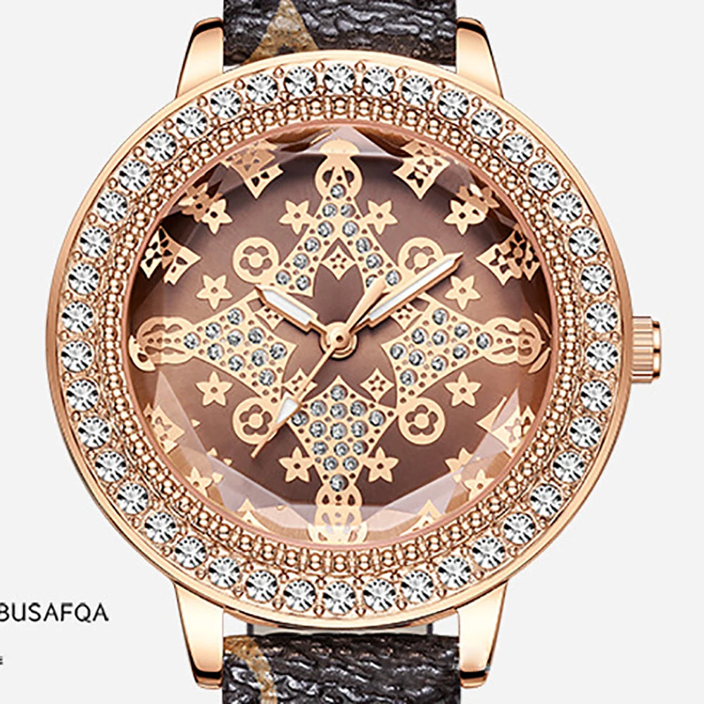 Montre femme, trèfle Chanceux, Cadran effet diamant et bracelet cuir