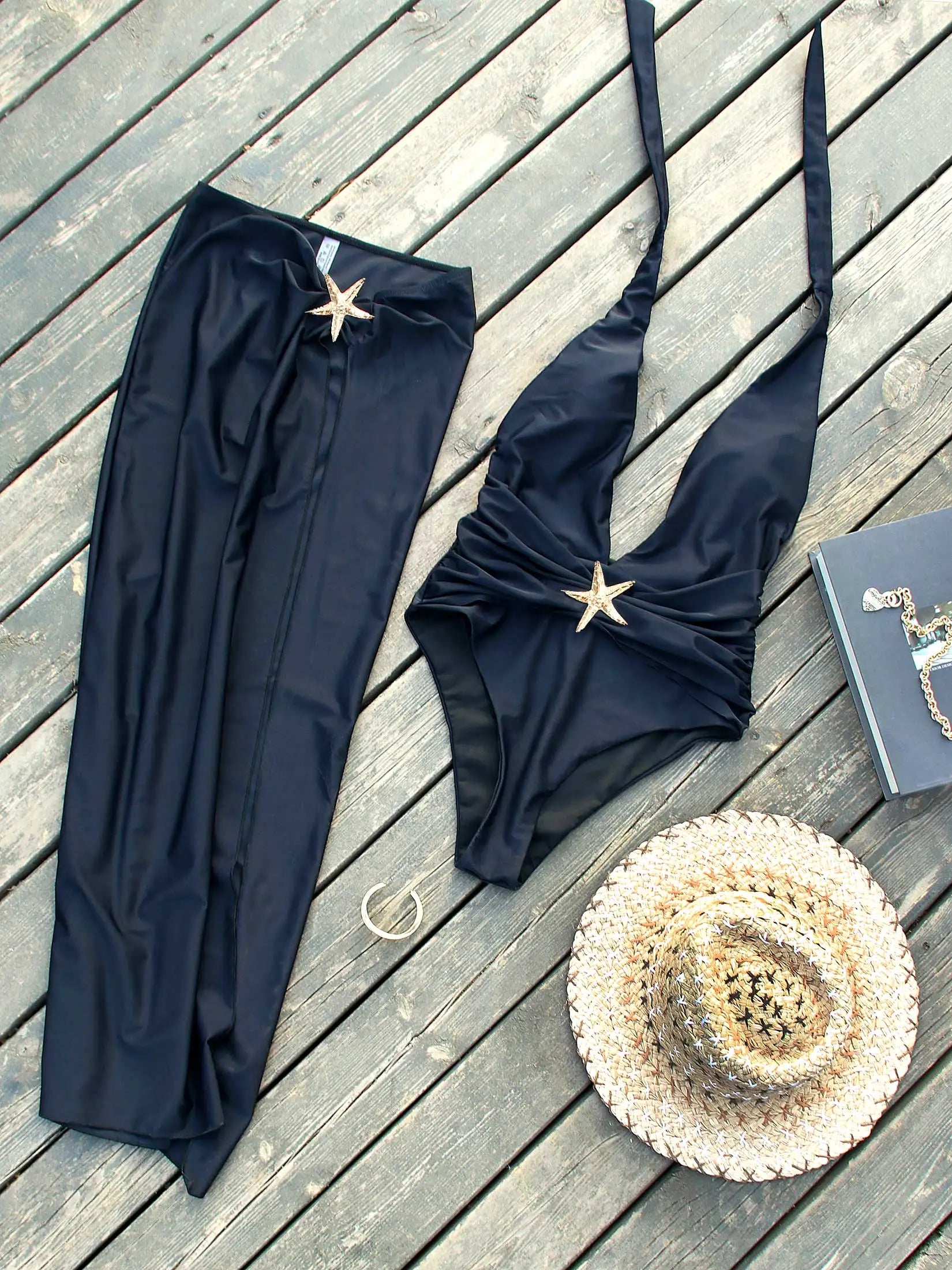 Ensemble de plage, Océan Chic, Maillot une pièce et jupe fendue à breloque étoile de mer