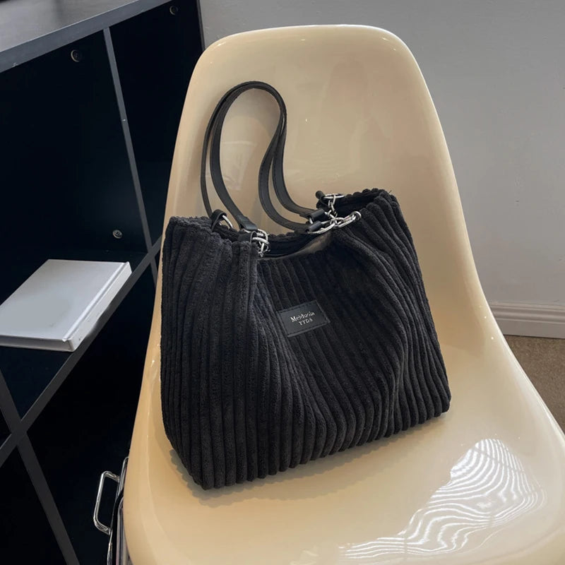 Sac à Main en velours Côtelé - Élégance Décontractée et Grand Format