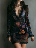 Robe Courte - Motifs Floraux - Patchwork de Dentelle Élégant en Velours